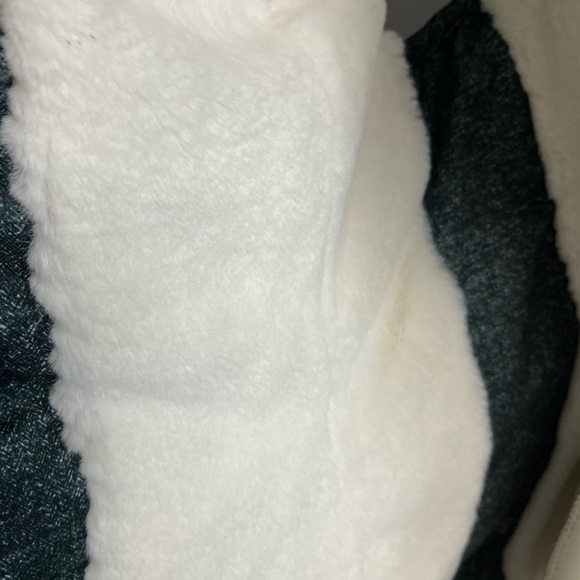 Green Tea Women’s Puffer Vest, L, Faux Fur Lining, Dk Green/White - Picture 3 of 7